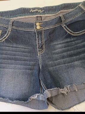 Amethyst Jeans Women's Dark Indigo Boyfriend Shorts Size 18